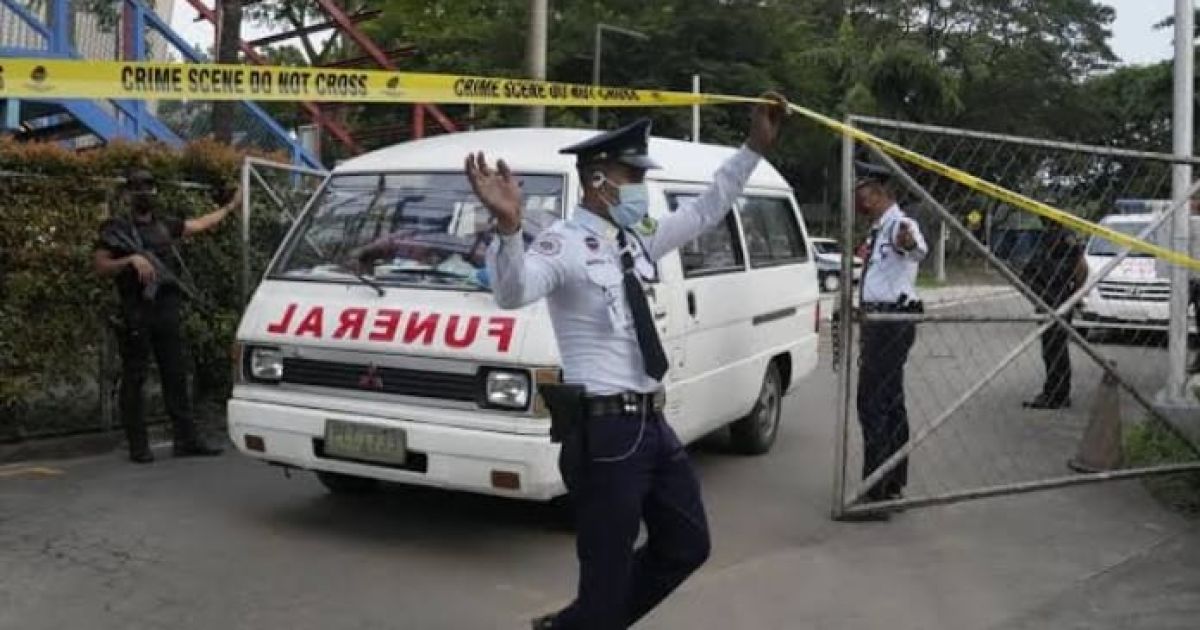 An ambulance takes victims to nearby hospital after shootings committed by two student suspects at San Jose National High School in Tacloban City, Philippines on Monday, 22 June 2026 that killed three students and injured seven others (Photo/X/Khan Qadri)